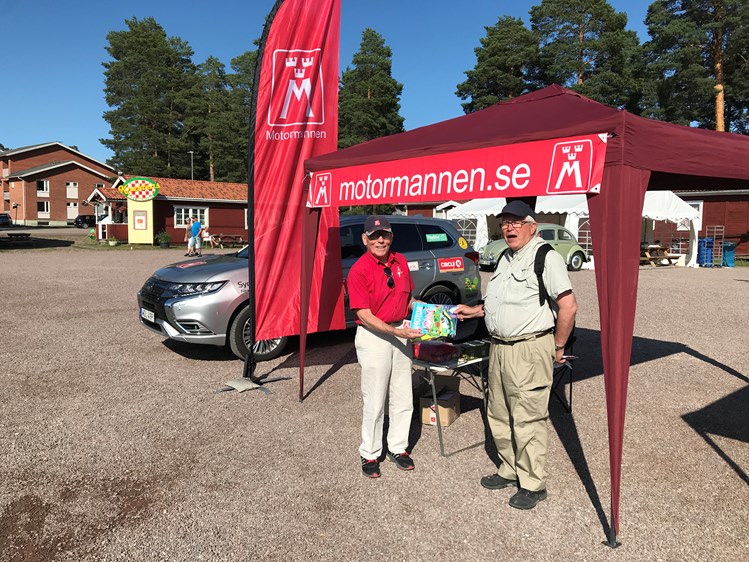 På bilden ses Lennart Kjellin och Bert Linder från M Sveriges lokalklubb i Dalarna på Classic Car Week i Rättvik.