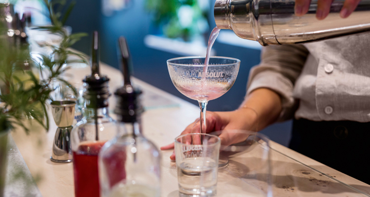 Absolut Vodka tillverkas i Åhus.