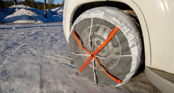 När det blir för halt för däcken är AutoSock det enklaste hjälpmedlet att montera.