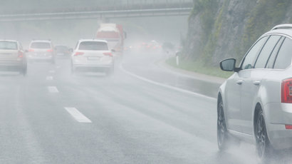 Banner Tio år av släckta bilar ute i trafiken