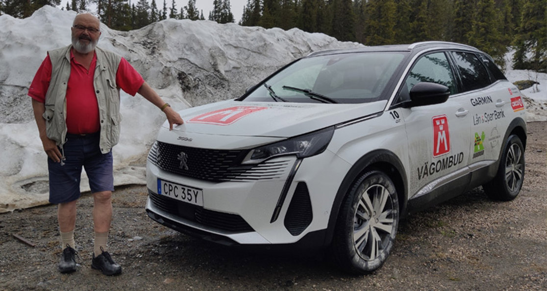 2021: Vägombud Stig-Björn Sundell och årets vägombudsbil - Peugeot 3008