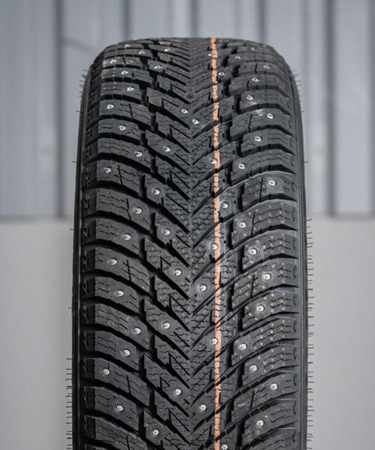 Nokian Hakkapeliitta 10 | 220 dubb