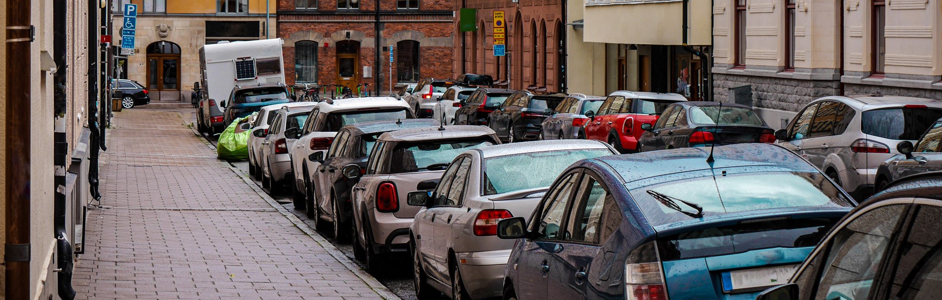 Dramatisk höjning av boendeparkeringsavgiften i Stockholm