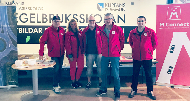 På bilden ses utställningsmontern på mässan och vi i lokalklubben tillsammans med Sofia Paulsson från förbundskansliet
