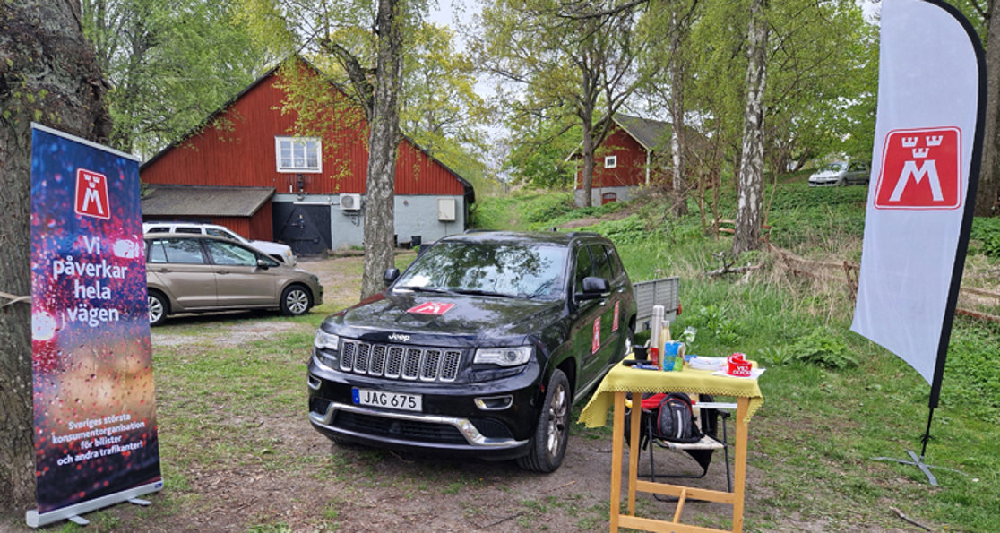11 maj 2025: Med material att dela ut och värva medlemmar.