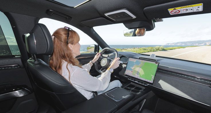 Kupén är tyst, rymlig och klädd i sobra material.