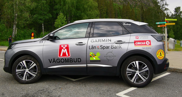 2020: Vägkvalitetsmätning Under vägombudssäsongen utför vi vägombud en omfattande mätning av vägkvaliteten i Sverige. Här är vi ute på mätning i Västernorrland och tar en paus nedanför Skuleberget