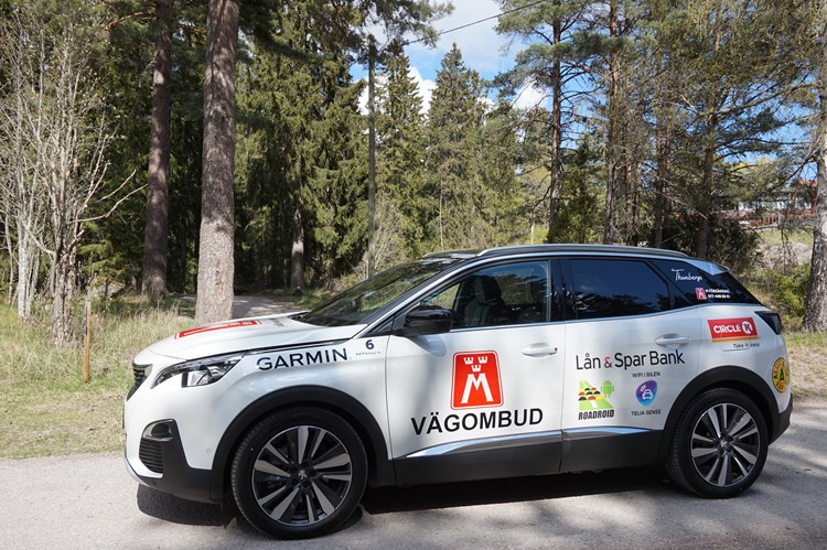 På bilden ses M Sveriges vägombudsbil 2020 - Peugeot 3008
