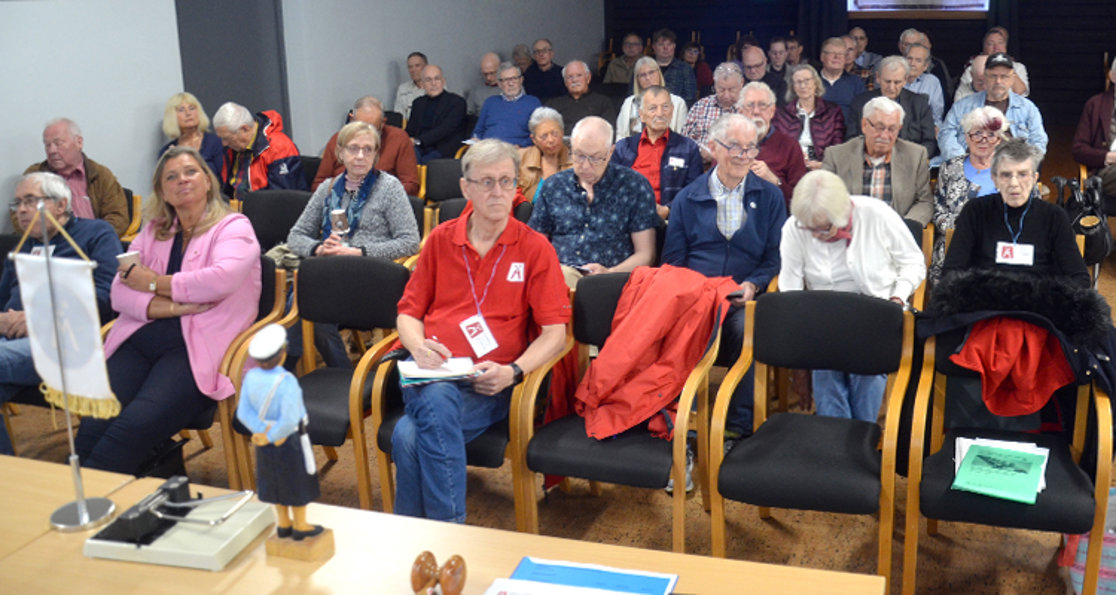 22 april 2025: Medlemmar på plats. Foto: Roland Hellborg