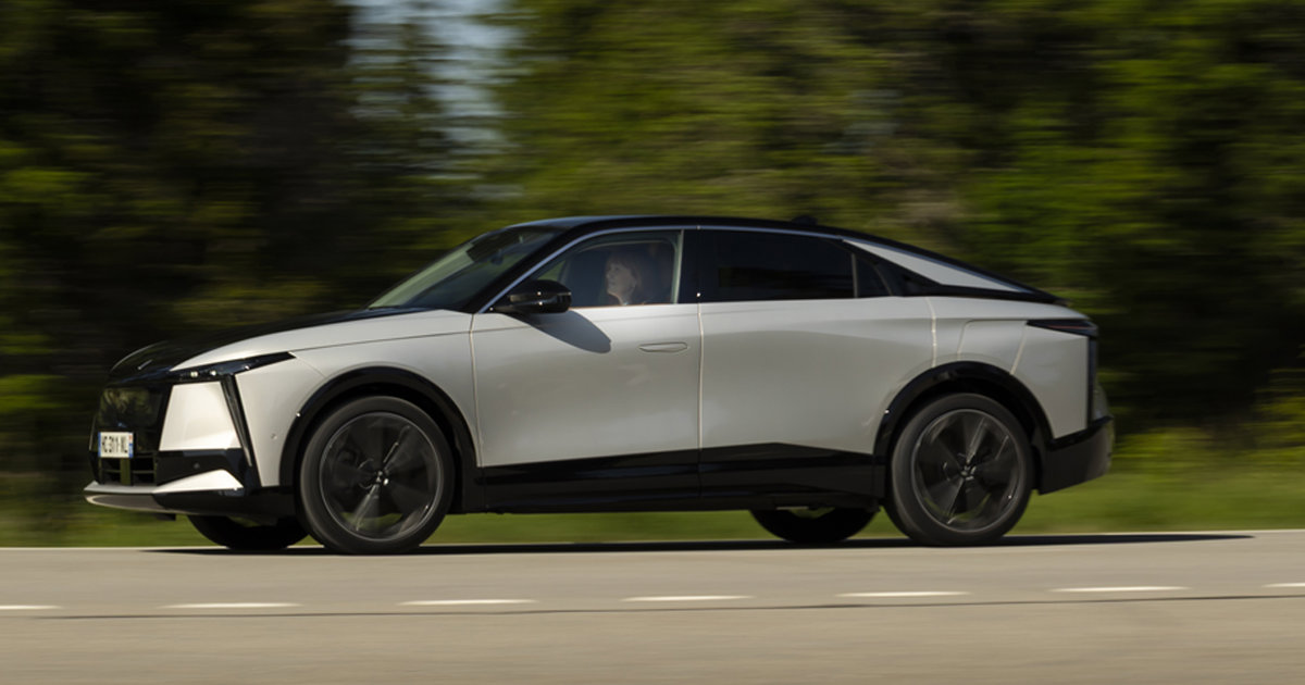 Tidningen Motor provkör DS8 Ètoile Long Range AWD - Riksförbundet M Sverige