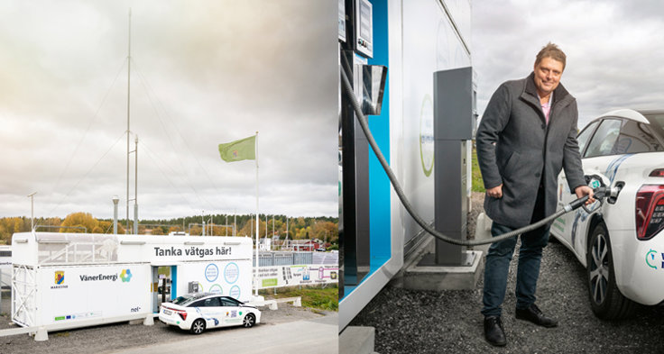 Johan Abrahamsson, kommunstyrelsens ordförande i Mariestad vid den världsunika tankstationen i Mariestad. Den är unik eftersom den är ”off grid”, det vill säga att den är bortkopplad från elnätet och självförsörjande på energi.